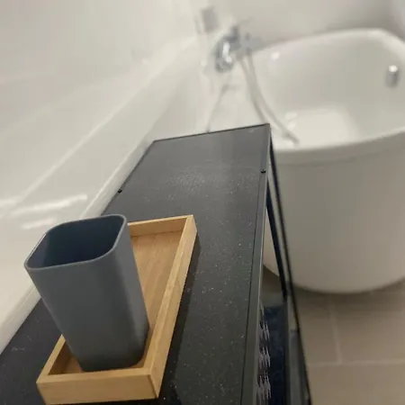 In Zentraler Lage - Nur Wenige Minuten Zum Und Stadt By Interhome Apartamento Gmunden