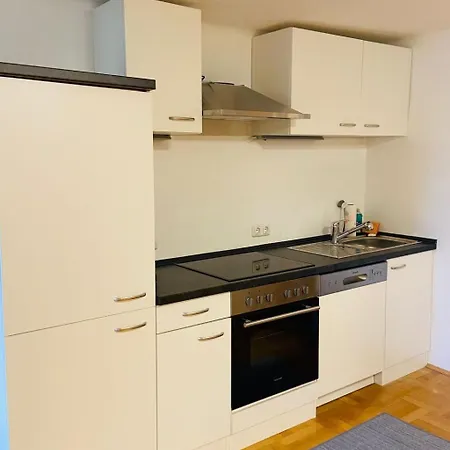 In Zentraler Lage - Nur Wenige Minuten Zum Und Stadt By Interhome * Gmunden