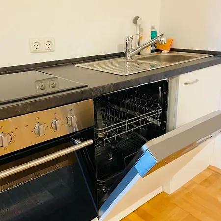 In Zentraler Lage - Nur Wenige Minuten Zum Und Stadt By Interhome Apartamento *