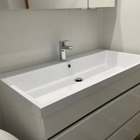 In Zentraler Lage - Nur Wenige Minuten Zum Und Stadt By Interhome Apartment