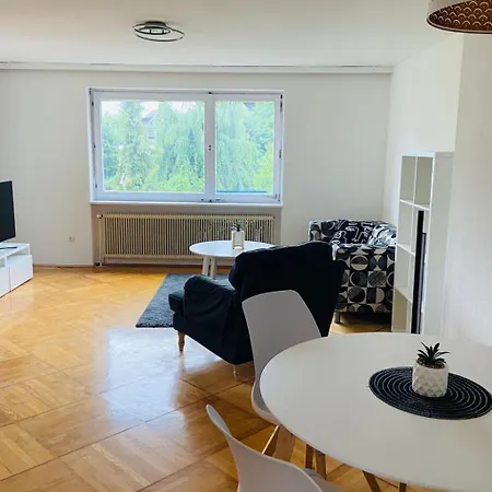 In Zentraler Lage - Nur Wenige Minuten Zum Und Stadt By Interhome Apartment