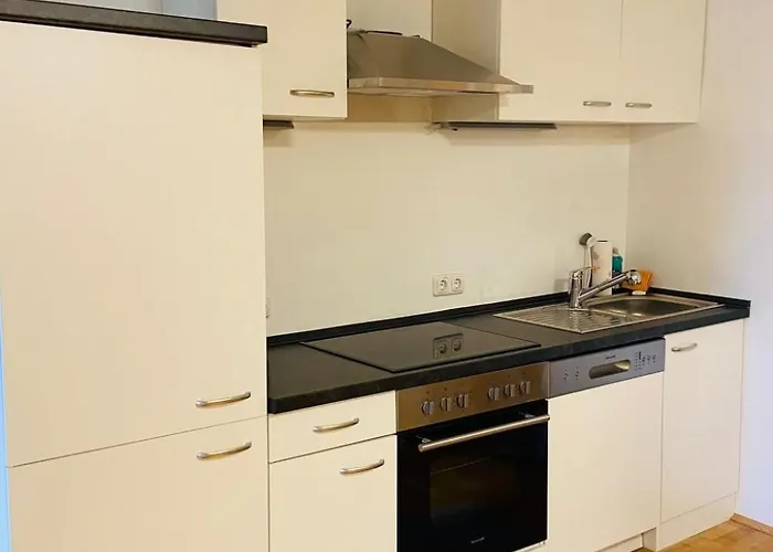 In Zentraler Lage - Nur Wenige Minuten Zum Und Stadt By Interhome * Gmunden