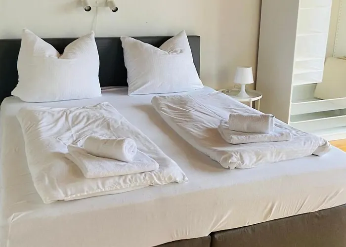 Apartamento In Zentraler Lage - Nur Wenige Minuten Zum Und Stadt By Interhome *