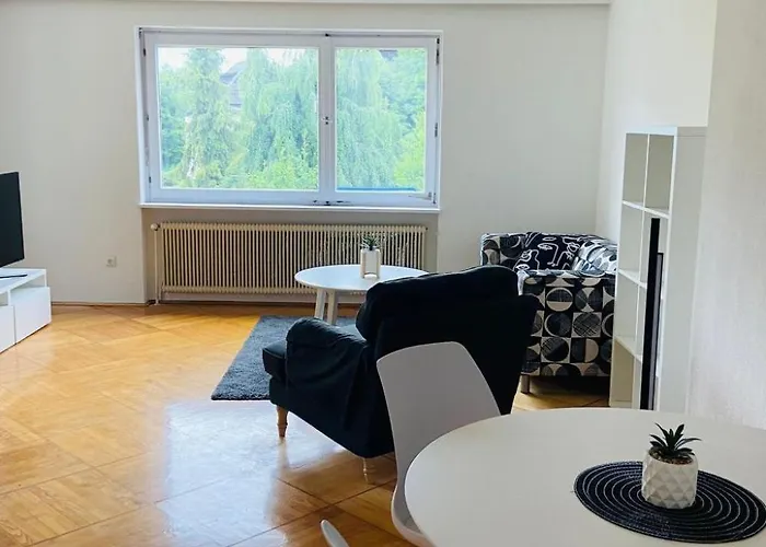 In Zentraler Lage - Nur Wenige Minuten Zum Und Stadt By Interhome Apartamento