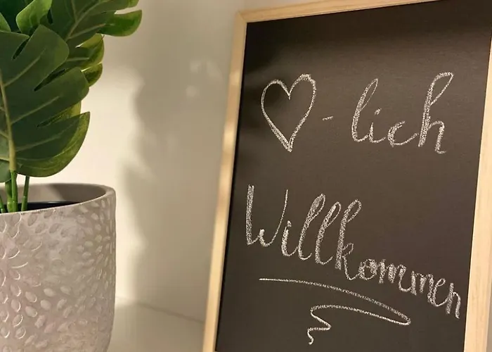 Apartment In Zentraler Lage - Nur Wenige Minuten Zum Und Stadt By Interhome *